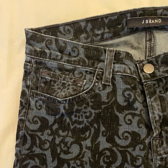 J Brand “The Skinny” in Black Velvet Brocade Stovepipe Jeans - Picture 5 of 10
